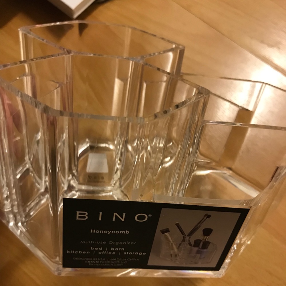 Acrylic makeup/beauty product organizer